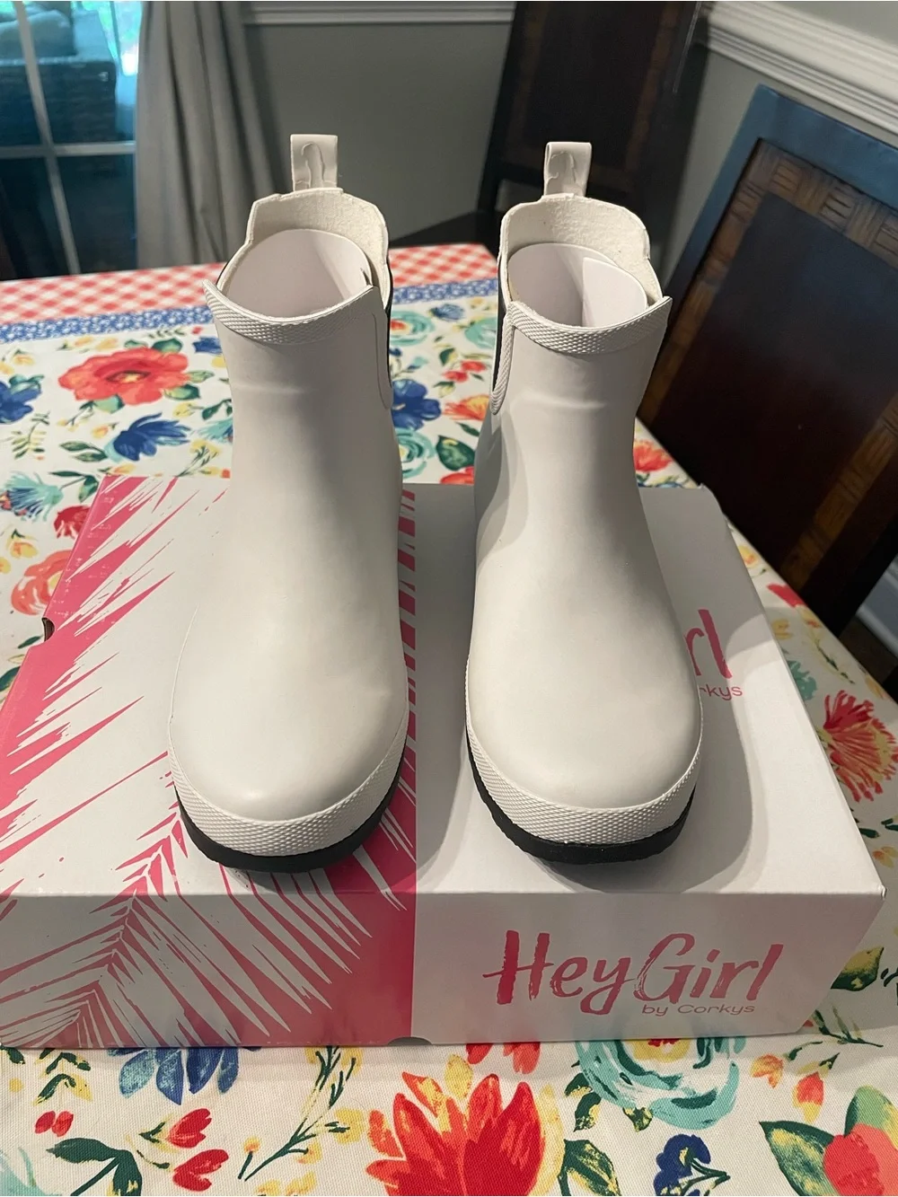 Hey Girl by Corkys Yikes White Pull-On Rain Boots Size 8 NIB